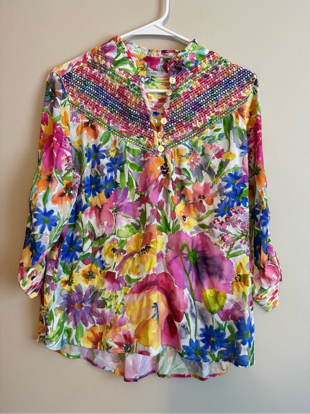 John Mark Women's Tunic Size petite medium Floral Embroidered
Multicolor boho
